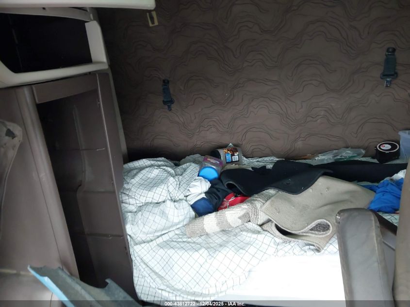 2015 Volvo Vn Vnl VIN: 4V4NC9KJ8FN930347 Lot: 43812722