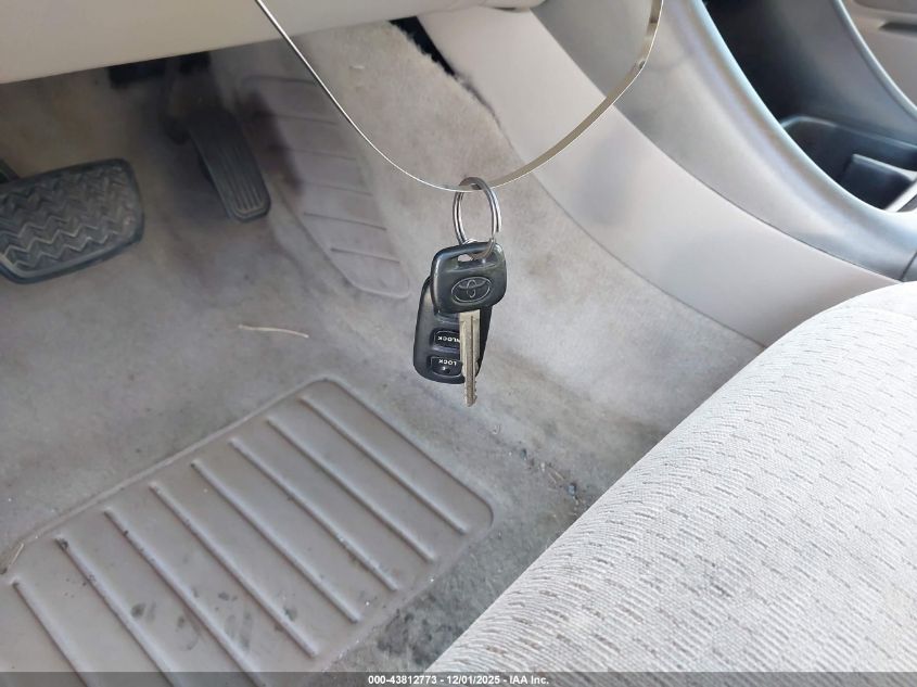 2002 Toyota Camry Le VIN: 4T1BE32K92U030244 Lot: 43812773