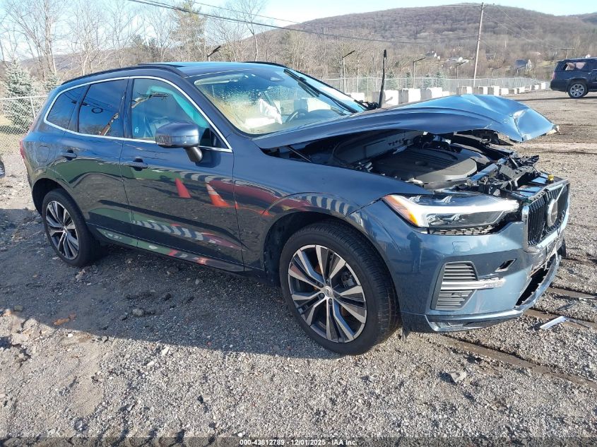 VOLVO XC60 B5 MOMENTUM