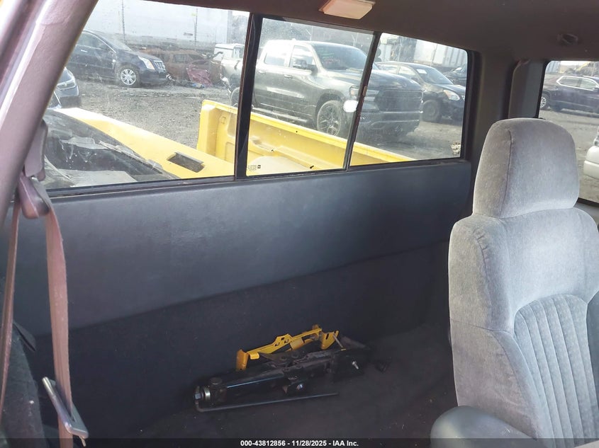 2002 Chevrolet S-10 Ls VIN: 1GCCT19W828259132 Lot: 43812856