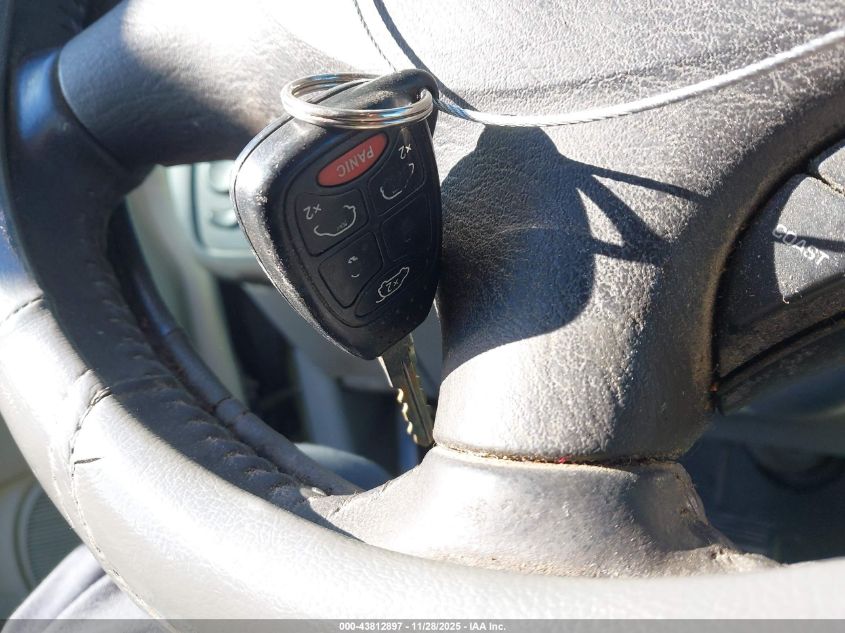 2007 Chrysler Town & Country Touring VIN: 2A4GP54L07R134612 Lot: 43812897