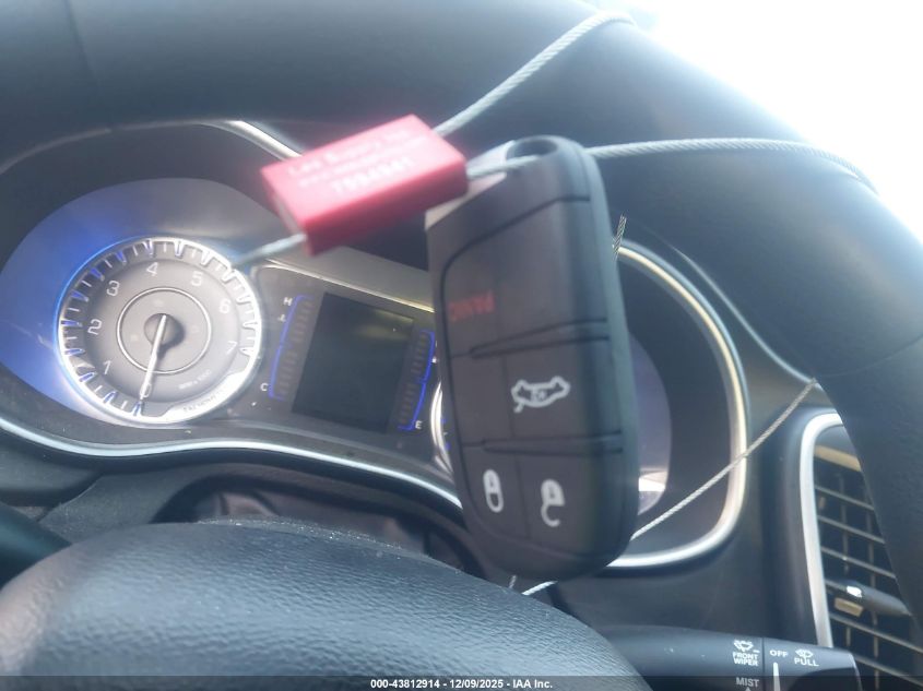 2015 Chrysler 200 Limited VIN: 1C3CCCAB2FN580339 Lot: 43812914