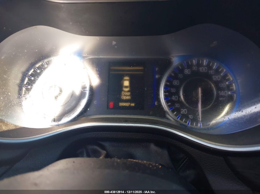 2015 Chrysler 200 Limited VIN: 1C3CCCAB2FN580339 Lot: 43812914