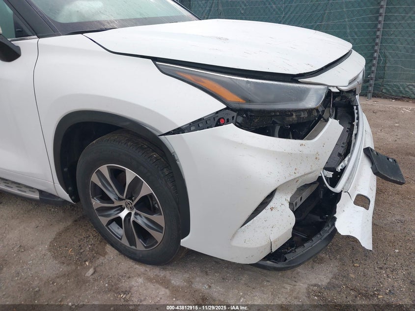 2024 Toyota Highlander Xle VIN: 5TDKDRAH0RS549973 Lot: 43812915