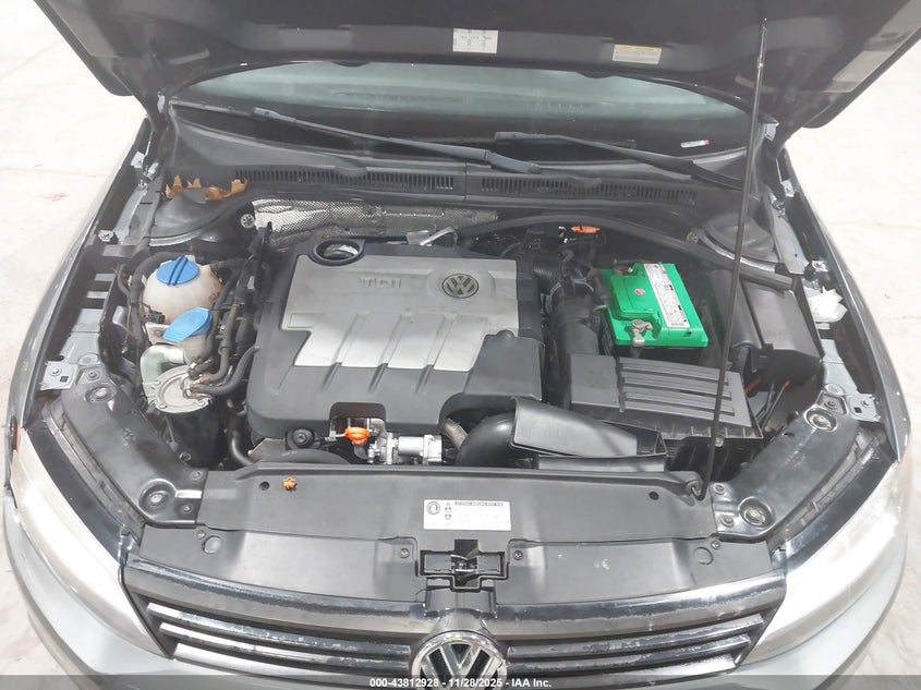 2012 Volkswagen Jetta 2.0L Tdi VIN: 3VW3L7AJ2CM380106 Lot: 43812928