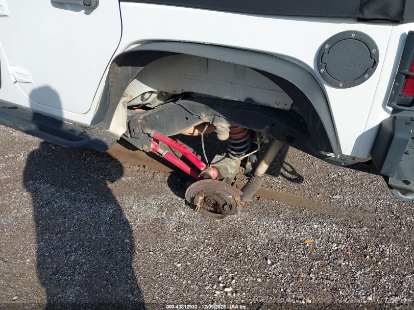 2016 Jeep Wrangler Unlimited Black Bear VIN: 1C4BJWDGXGL185912 Lot: 43812932