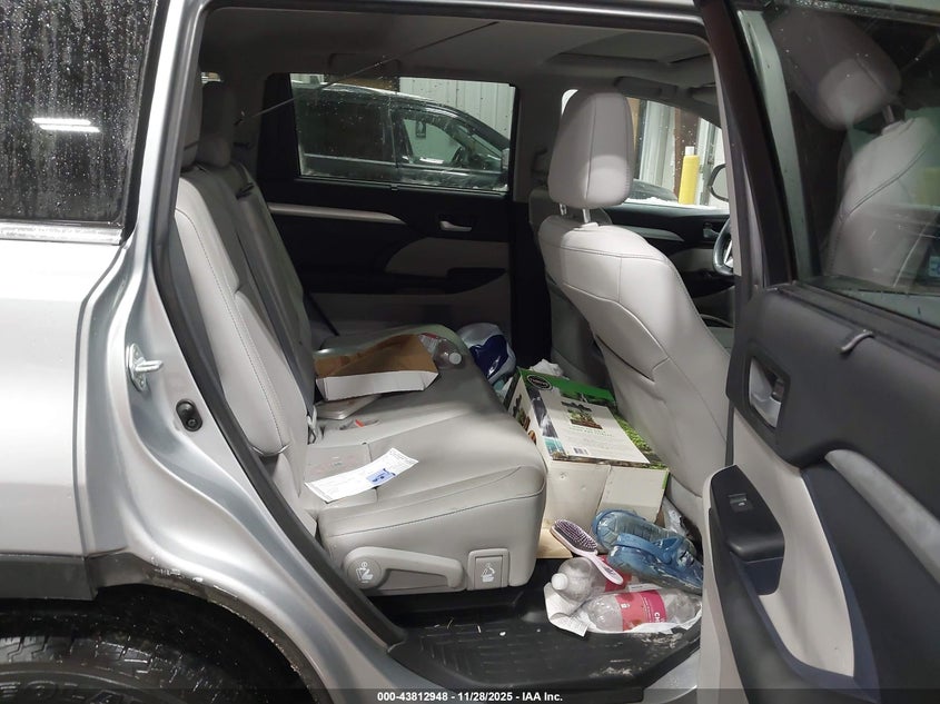 2016 Toyota Highlander Xle V6 VIN: 5TDJKRFH6GS238040 Lot: 43812948