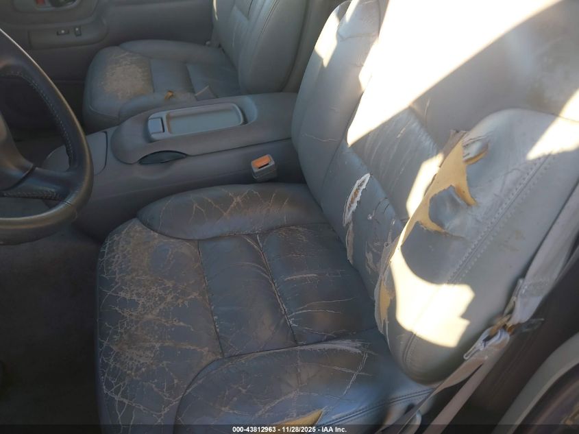 1999 Chevrolet Suburban 1500 Lt VIN: 3GNFK16R2XG233438 Lot: 43812963