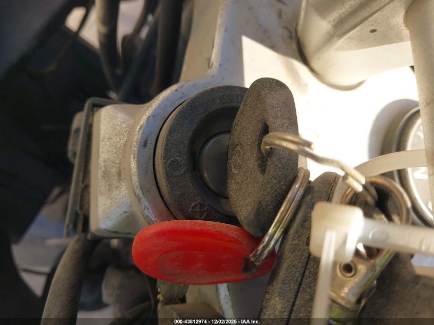 2015 BMW F800 Gt VIN: WB10B1301FZF88040 Lot: 43812974