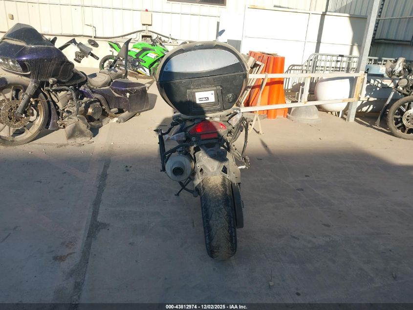 2015 BMW F800 Gt VIN: WB10B1301FZF88040 Lot: 43812974