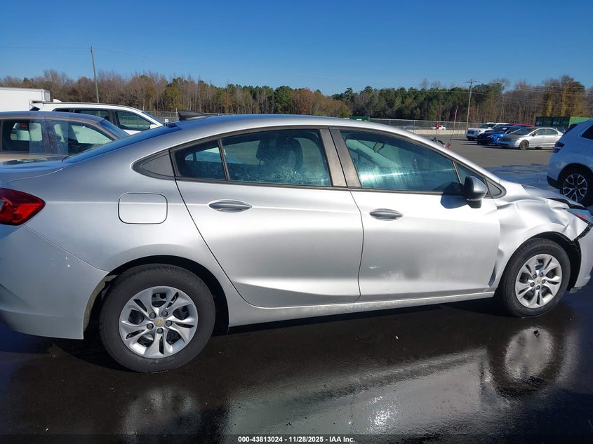 2019 Chevrolet Cruze Ls VIN: 1G1BC5SMXK7111736 Lot: 43813024