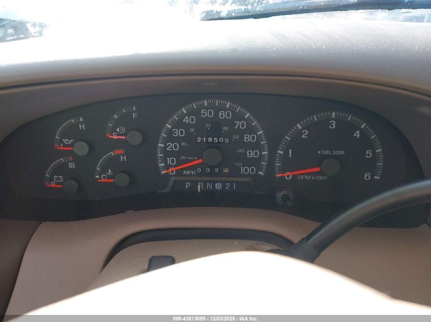 1998 Ford Expedition Eddie Bauer/Xlt VIN: 1FMPU18L5WLB78917 Lot: 43813059