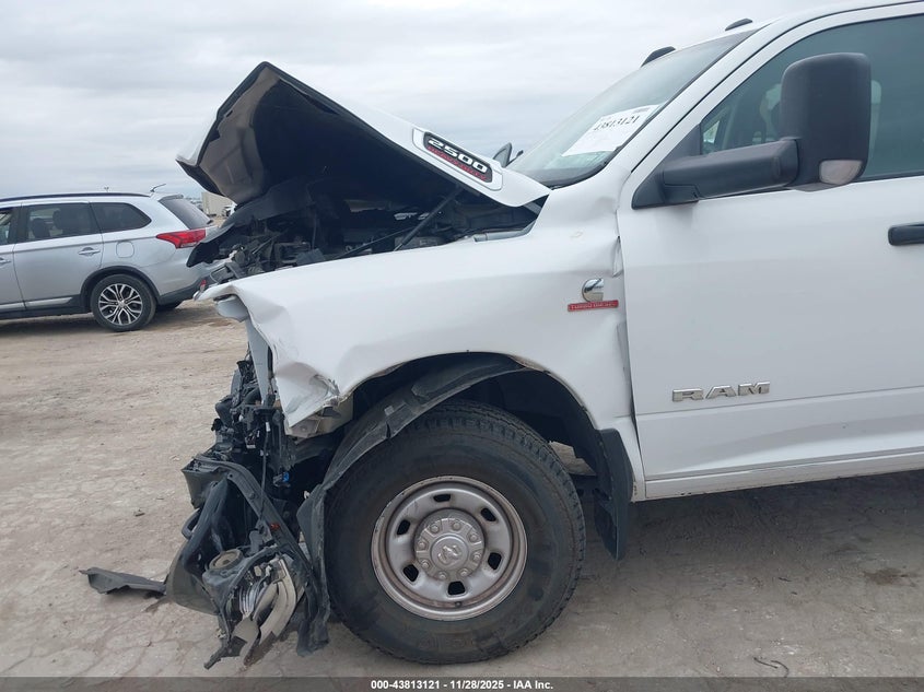 2019 Ram 2500 Tradesman 4X4 8' Box VIN: 3C6UR5HL3KG582992 Lot: 43813121