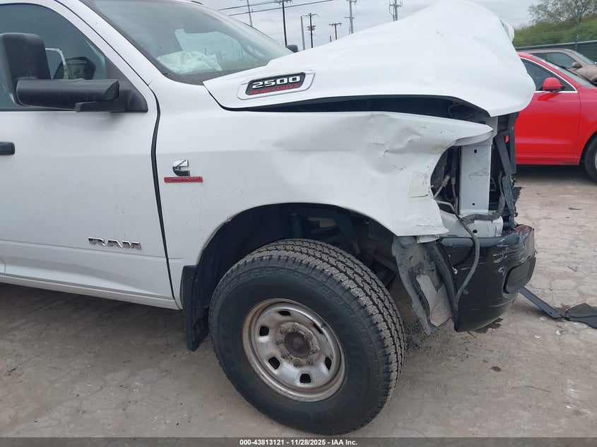 2019 Ram 2500 Tradesman 4X4 8' Box VIN: 3C6UR5HL3KG582992 Lot: 43813121