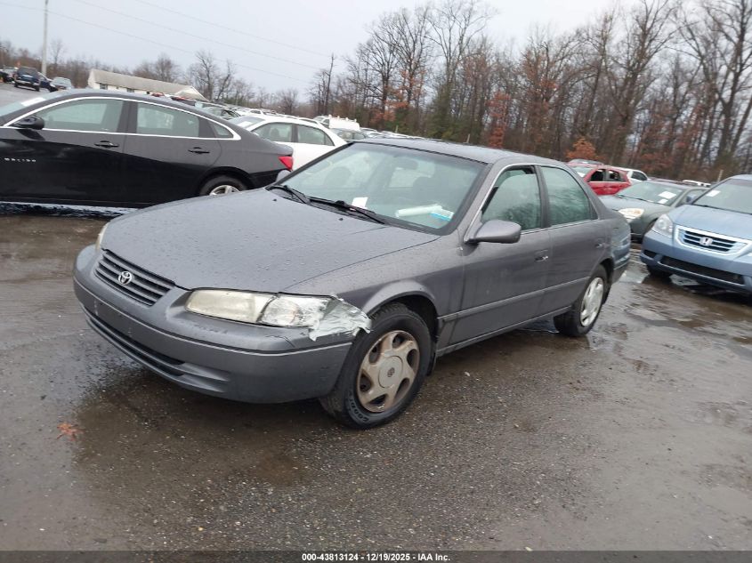 4T1BF22K0WU073903 1998 TOYOTA CAMRY photo no. 2