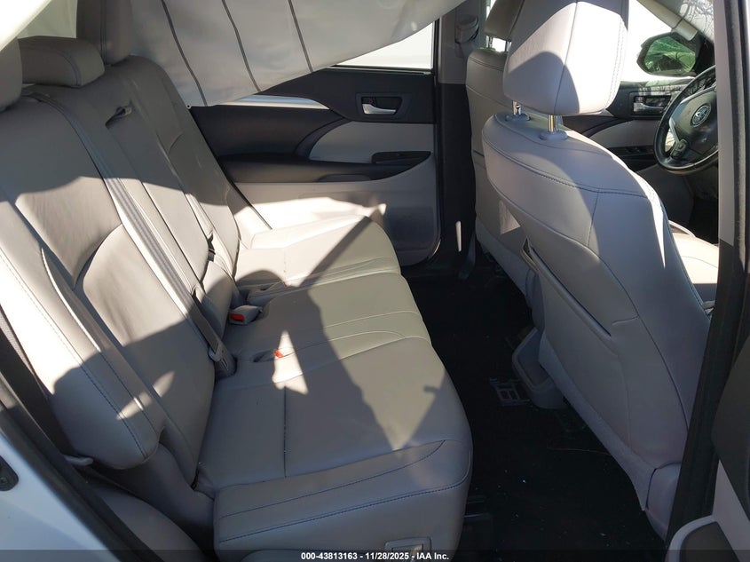 2017 Toyota Highlander Xle VIN: 5TDKZRFH4HS512546 Lot: 43813163