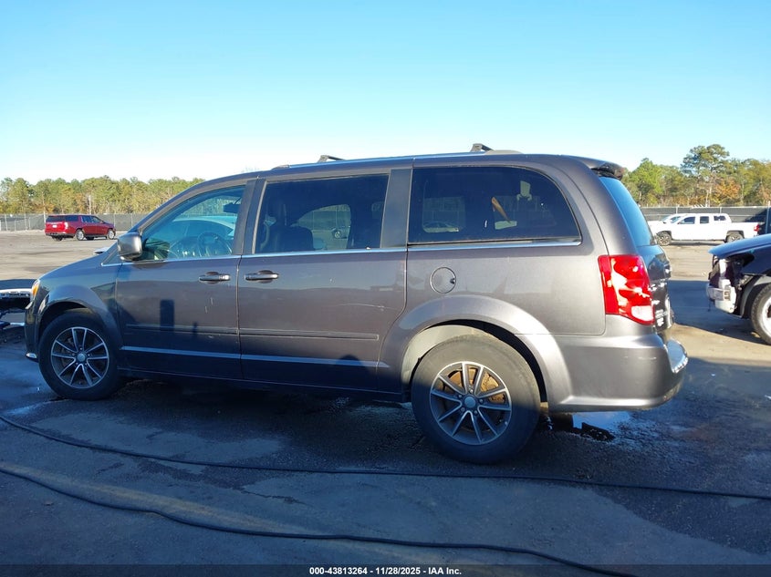 2017 Dodge Grand Caravan Sxt VIN: 2C4RDGCG4HR765789 Lot: 43813264