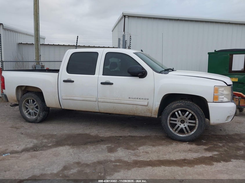 2011 Chevrolet Silverado 1500 Lt VIN: 3GCPCSE01BG190481 Lot: 43813302