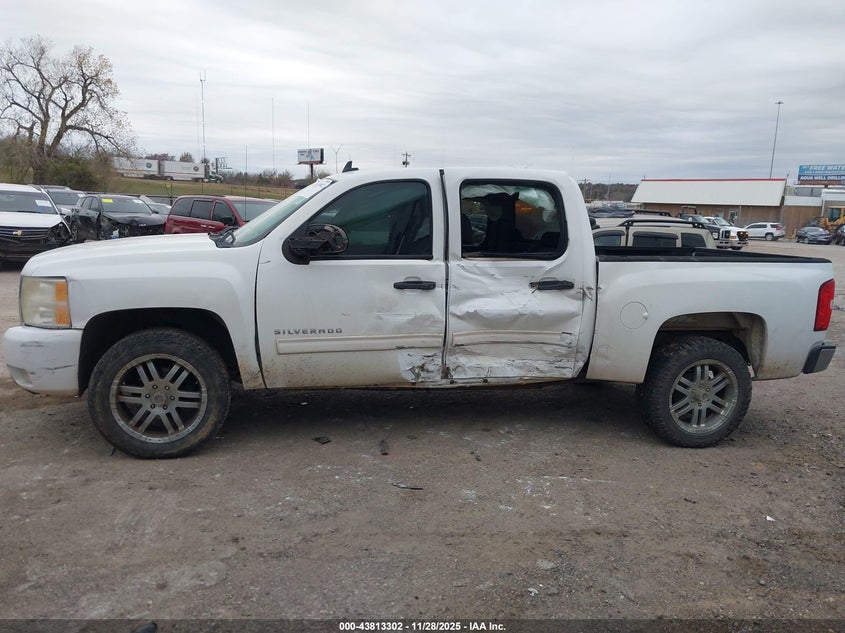 2011 Chevrolet Silverado 1500 Lt VIN: 3GCPCSE01BG190481 Lot: 43813302