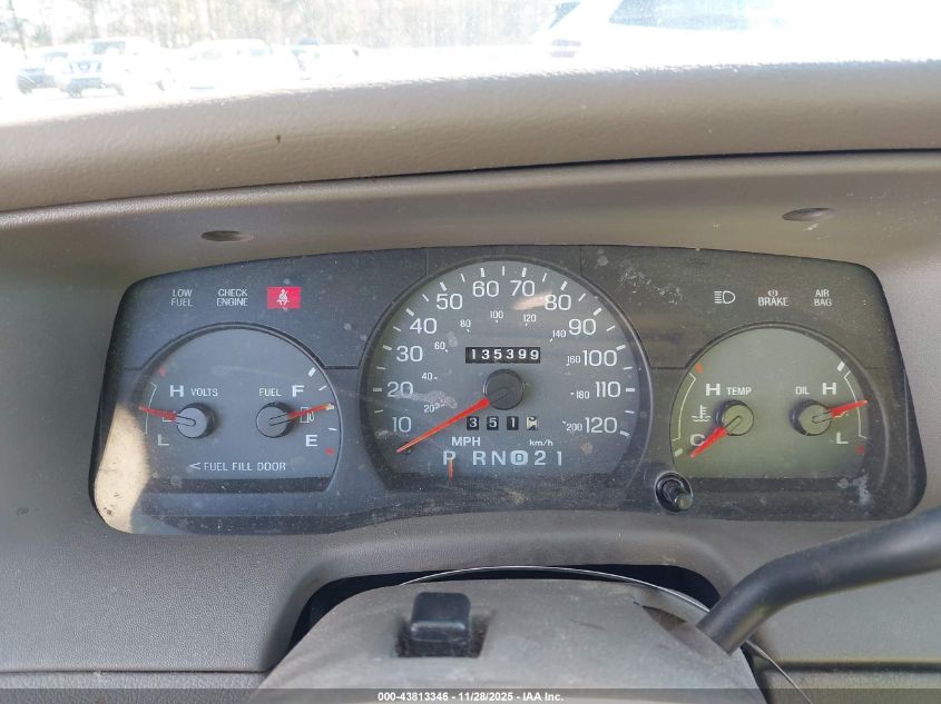 2000 Mercury Grand Marquis Gs VIN: 2MEFM74W7YX743398 Lot: 43813346