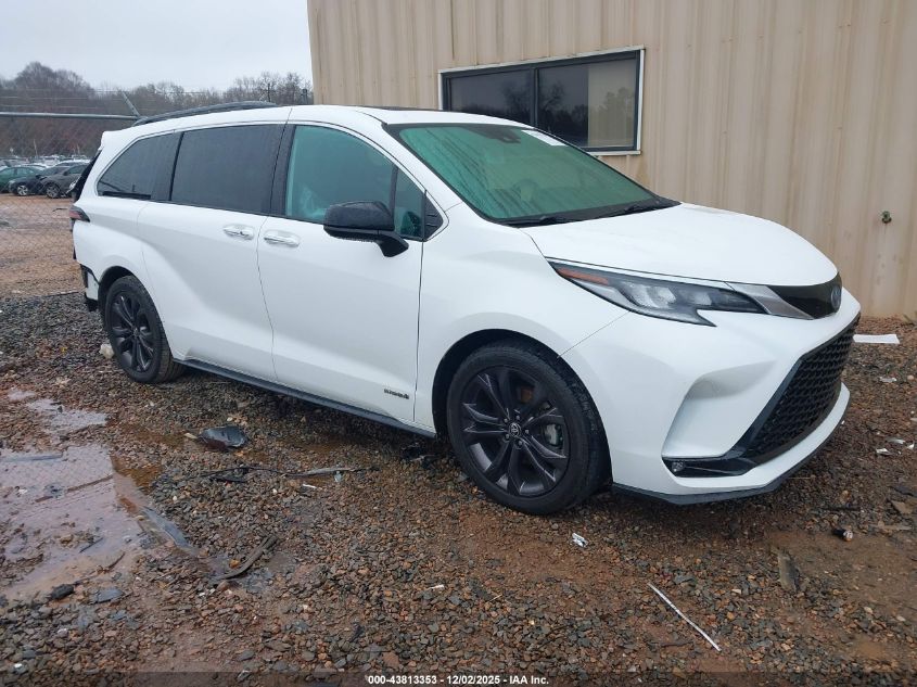 TOYOTA SIENNA XSE
