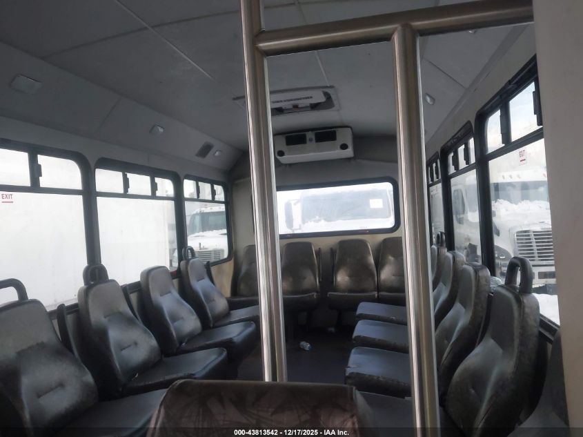 2018 Ford Transit-350 Cutaway VIN: 1FDES8PM7JKA81362 Lot: 43813542