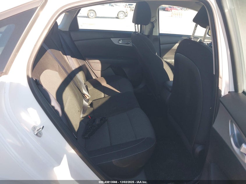 3KPF24AD0PE646654 2023 KIA FORTE photo no. 8