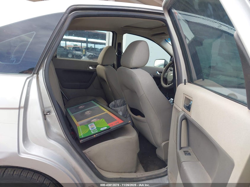 2009 Ford Focus Ses VIN: 1FAHP36N79W135270 Lot: 43813578