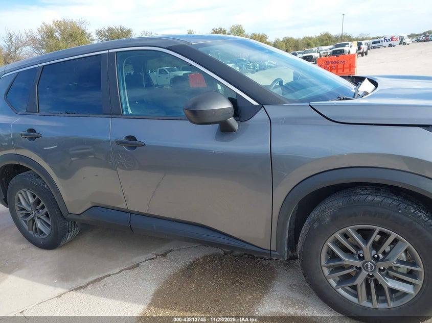 2024 Nissan Rogue S Fwd VIN: 5N1BT3AA2RC676918 Lot: 43813745