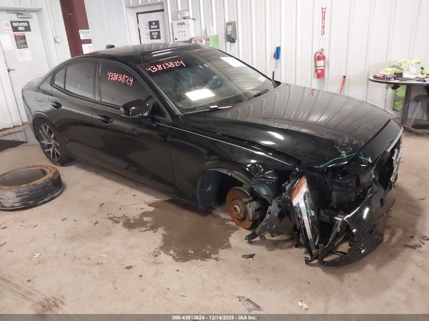 VOLVO S60 T5 MOMENTUM