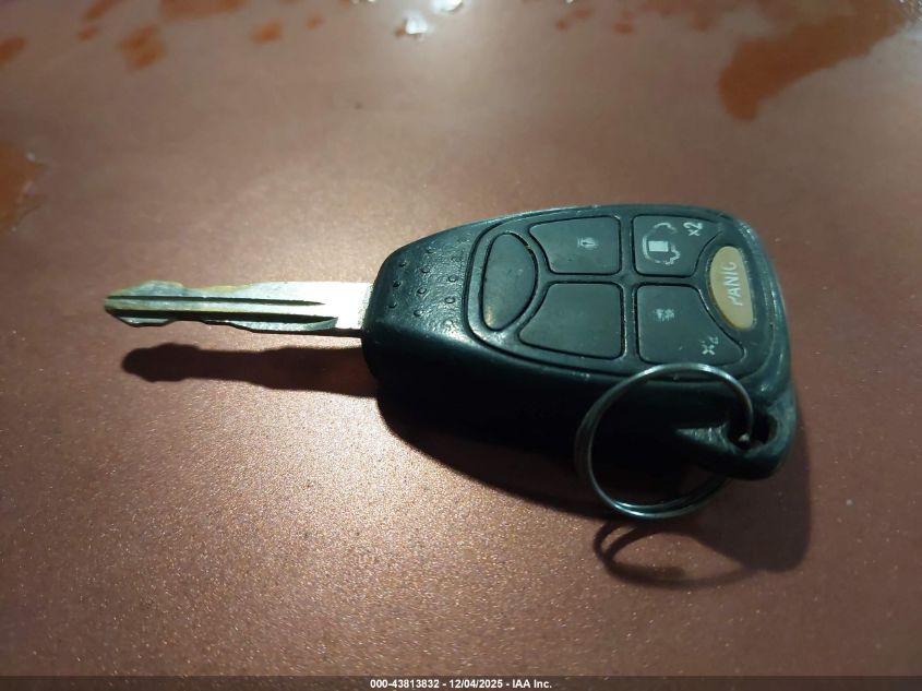 2006 Chrysler Town & Country VIN: 1A4GP45R16B662671 Lot: 43813832