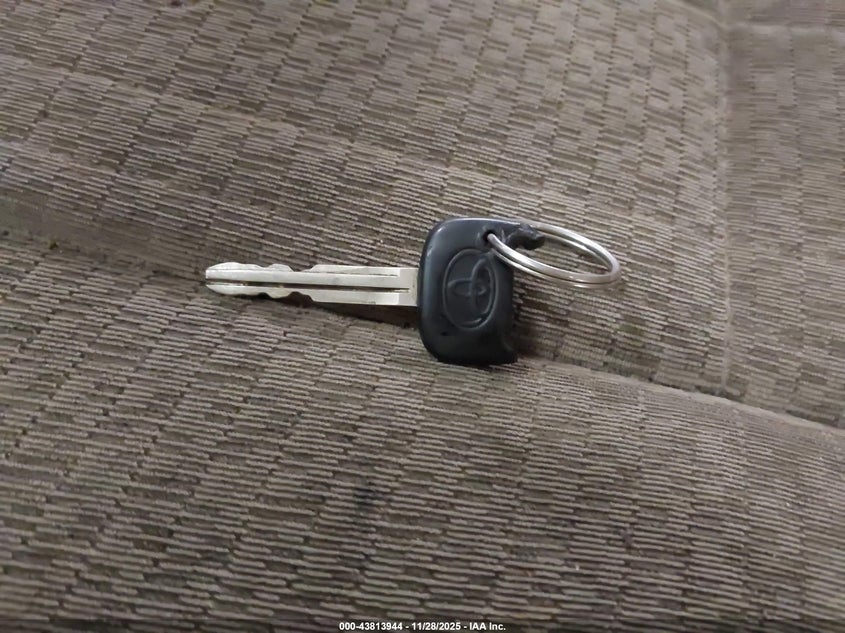 2005 Toyota Tundra Base V8 VIN: 5TBKT42125S467494 Lot: 43813944