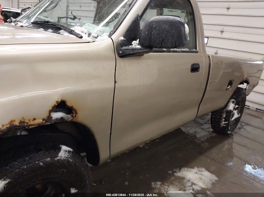 2005 Toyota Tundra Base V8 VIN: 5TBKT42125S467494 Lot: 43813944