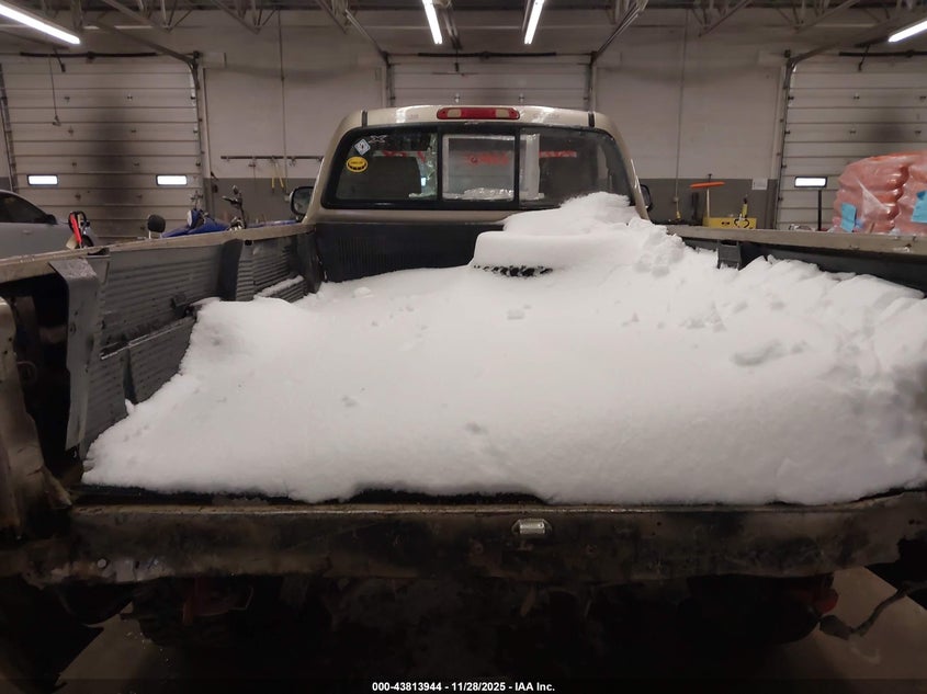 2005 Toyota Tundra Base V8 VIN: 5TBKT42125S467494 Lot: 43813944