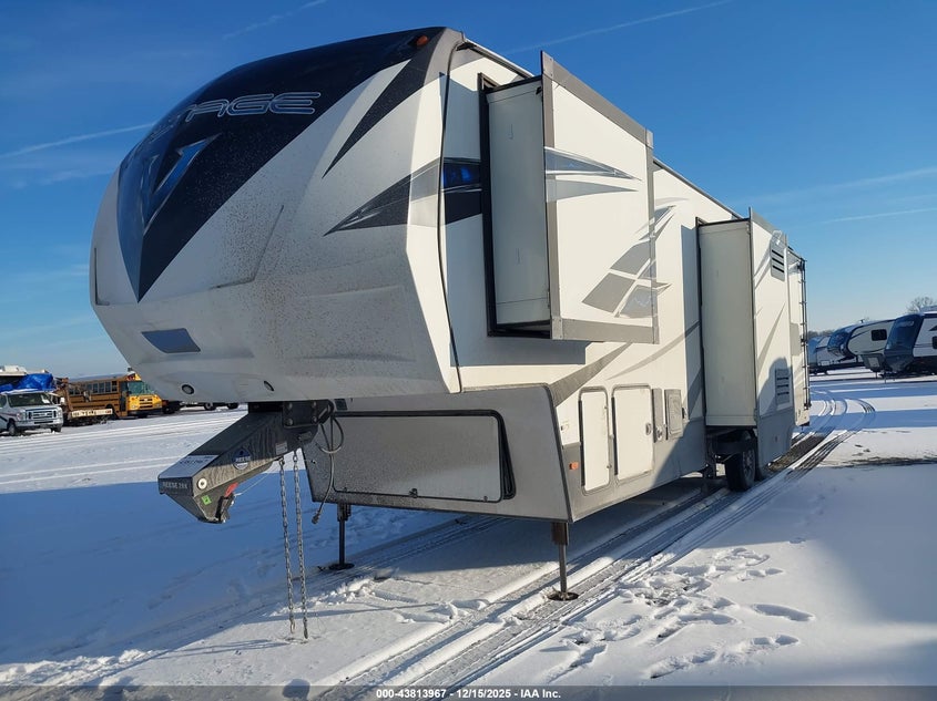 2018 Dutchman Voltage 3655 Toyhauler 5Th Whl Travel Trailer