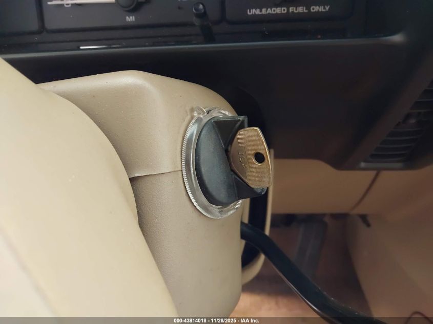 1993 Plymouth Grand Voyager Se VIN: 1P4GH44R2PX534086 Lot: 43814018