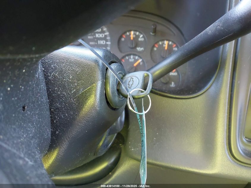 2004 Chevrolet Silverado 1500 Z71 VIN: 1GCEK19T74E282519 Lot: 43814100