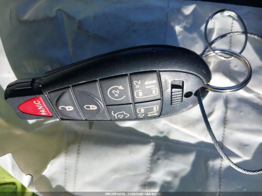 2016 Chrysler Town & Country Touring-L Anniversary Edition VIN: 2C4RC1CG3GR221833 Lot: 43814170