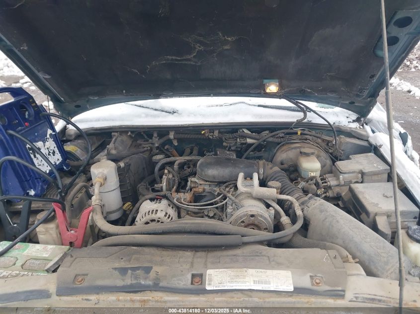 1998 Chevrolet S-10 Ls Fleetside VIN: 1GCCS19X2W8117294 Lot: 43814180