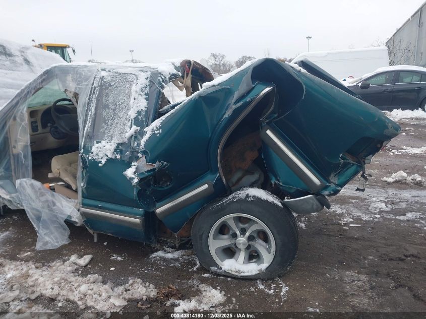 1998 Chevrolet S-10 Ls Fleetside VIN: 1GCCS19X2W8117294 Lot: 43814180