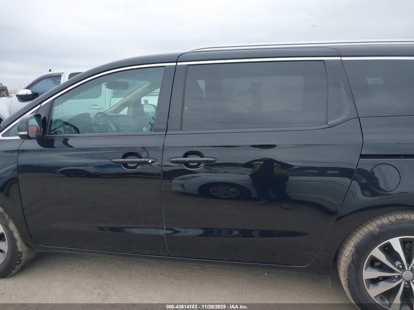 2018 Kia Sedona Sx VIN: KNDMC5C11J6389921 Lot: 43814183