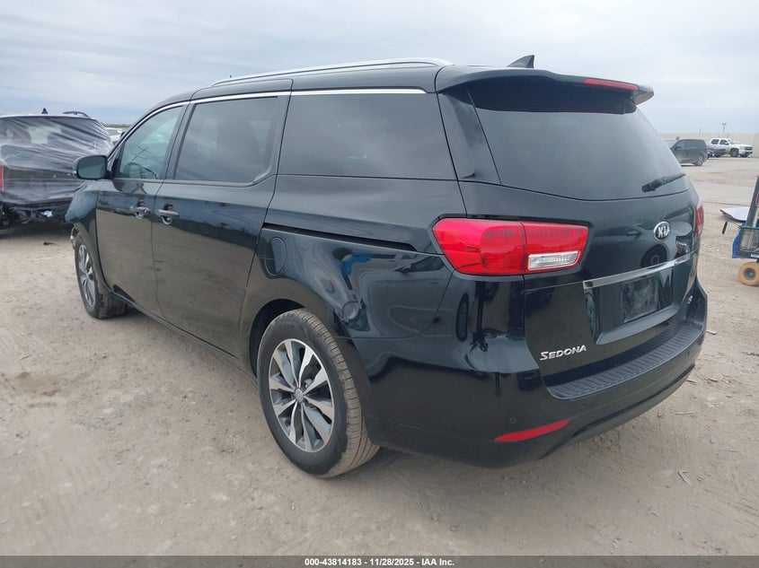 KNDMC5C11J6389921 2018 KIA SEDONA photo no. 3
