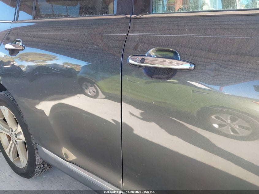 2011 Toyota Highlander Limited V6 VIN: 5TDYK3EH2BS038603 Lot: 43814186