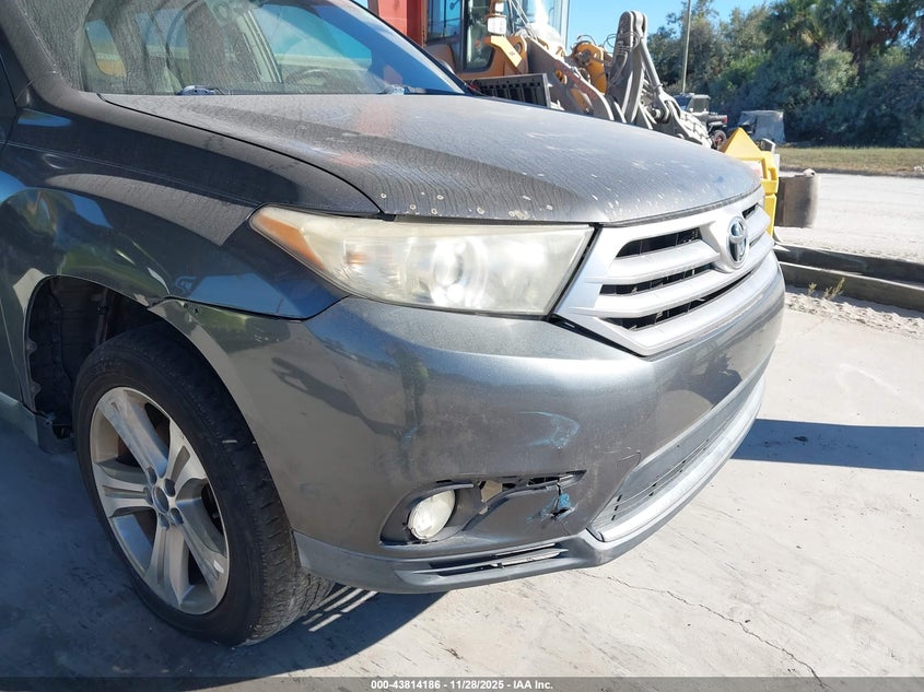 2011 Toyota Highlander Limited V6 VIN: 5TDYK3EH2BS038603 Lot: 43814186