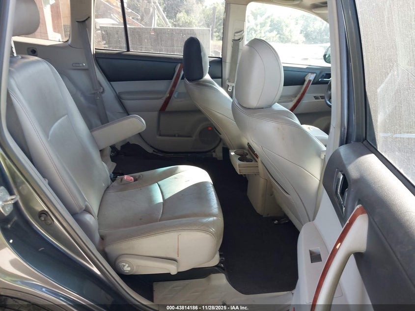 2011 Toyota Highlander Limited V6 VIN: 5TDYK3EH2BS038603 Lot: 43814186