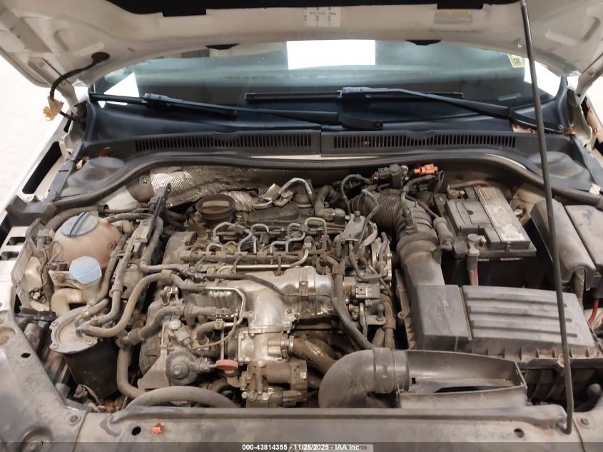 2012 Volkswagen Jetta 2.0L Tdi VIN: 3VWLL7AJ5CM380746 Lot: 43814355