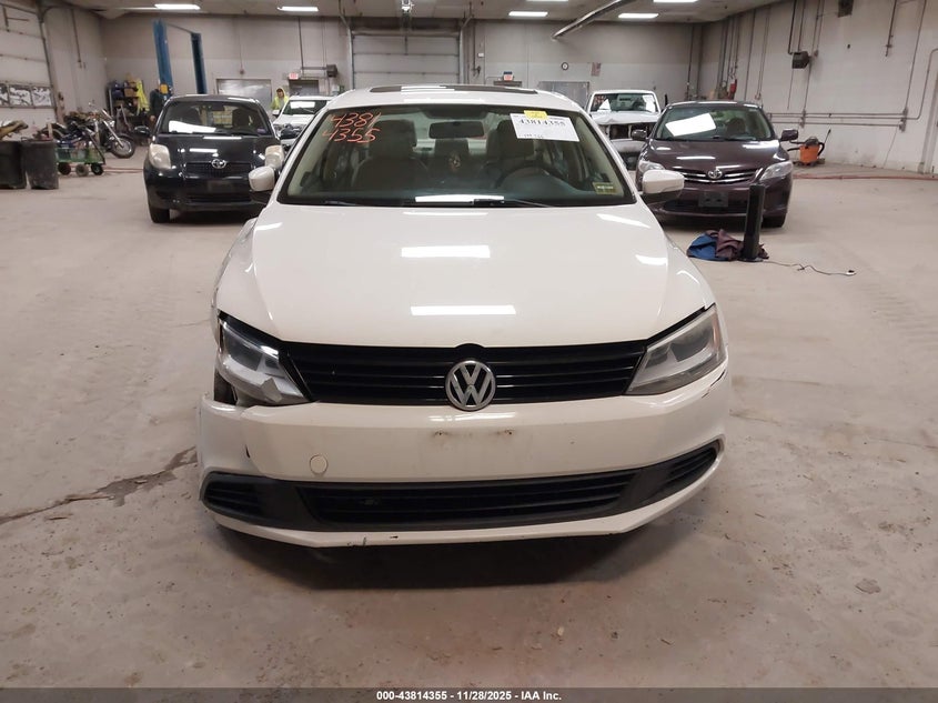 2012 Volkswagen Jetta 2.0L Tdi VIN: 3VWLL7AJ5CM380746 Lot: 43814355