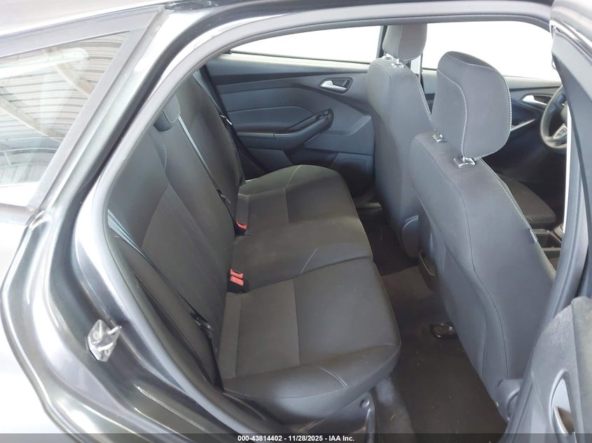 2018 Ford Focus Se VIN: 1FADP3K2XJL295224 Lot: 43814402