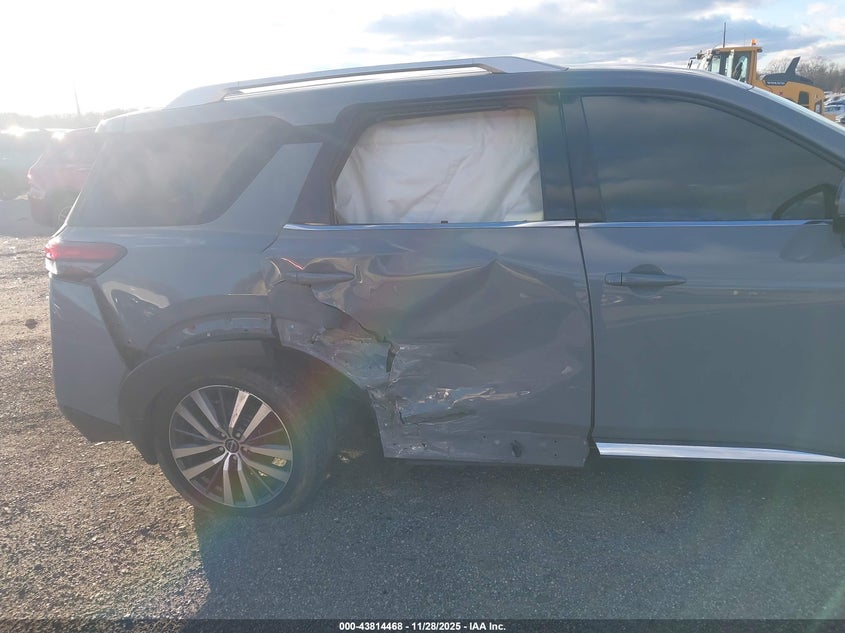 2022 Nissan Pathfinder Platinum 4Wd VIN: 5N1DR3DK1NC272269 Lot: 43814468