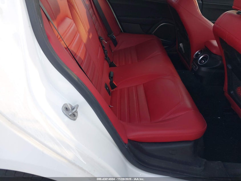 2022 Alfa Romeo Giulia Veloce Awd VIN: ZARFANBN5N7664442 Lot: 43814504